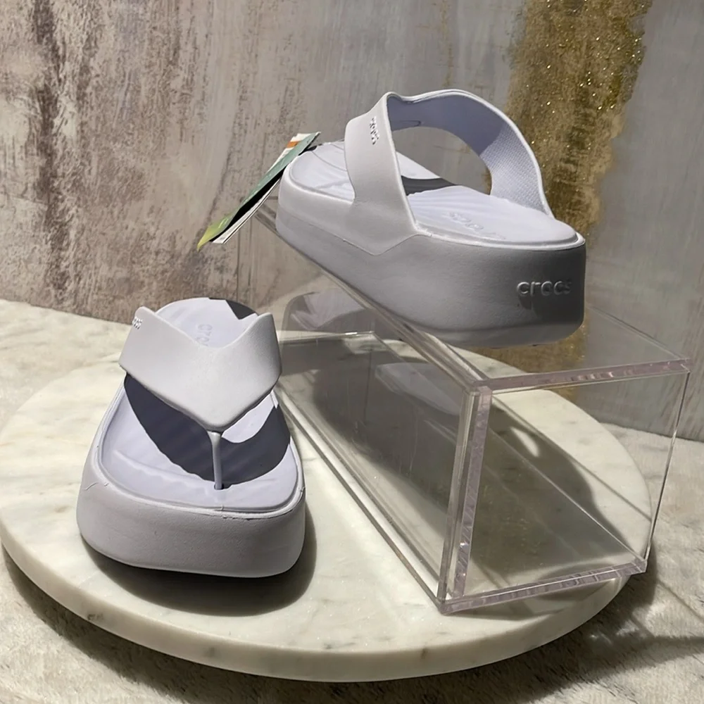 CROCS Light Gray Platform Flip-Flops  (W7) - Picture 2 of 7